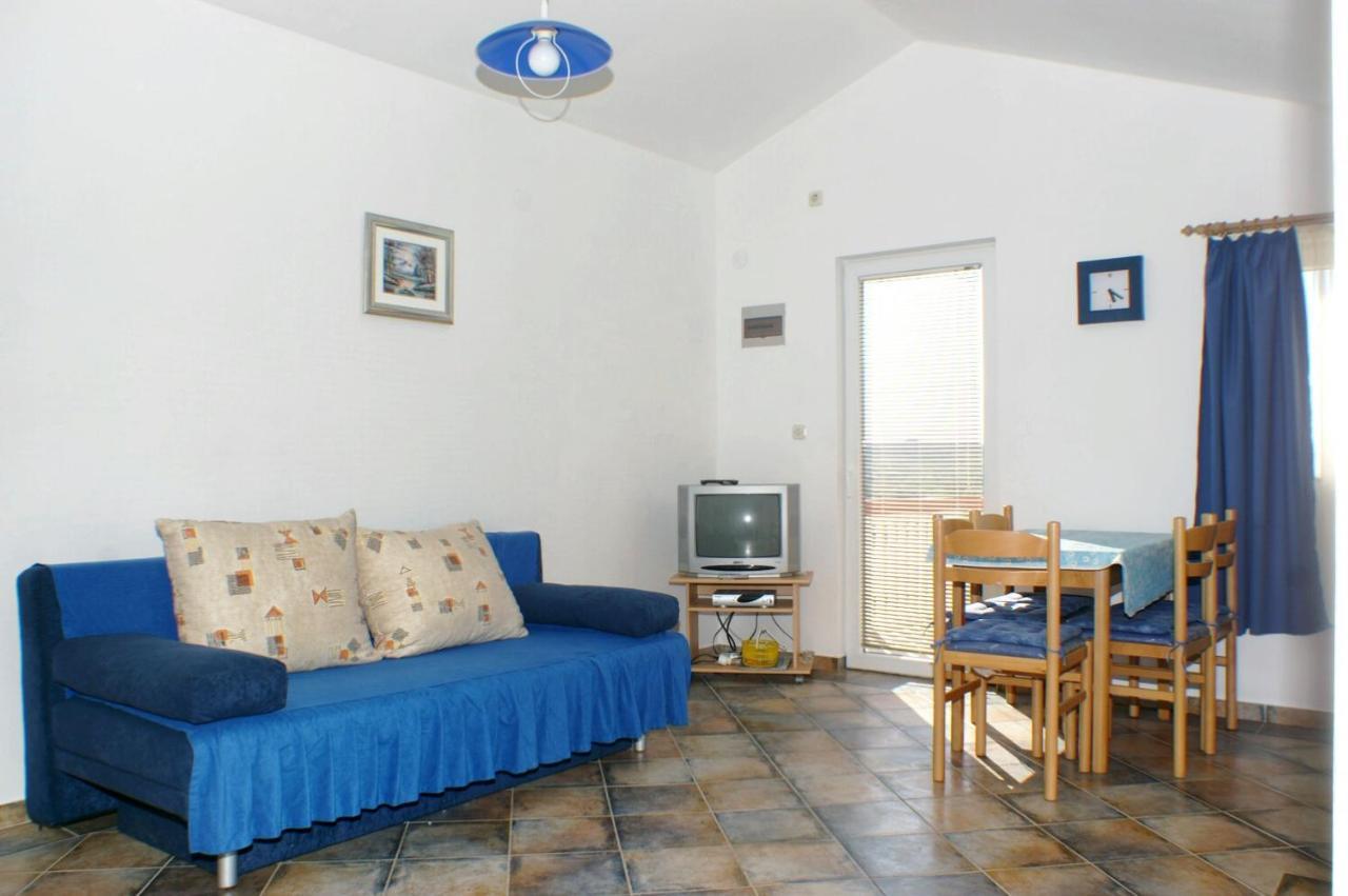Family Friendly Seaside Apartments Vlasici, Pag - 4319 Exterior photo