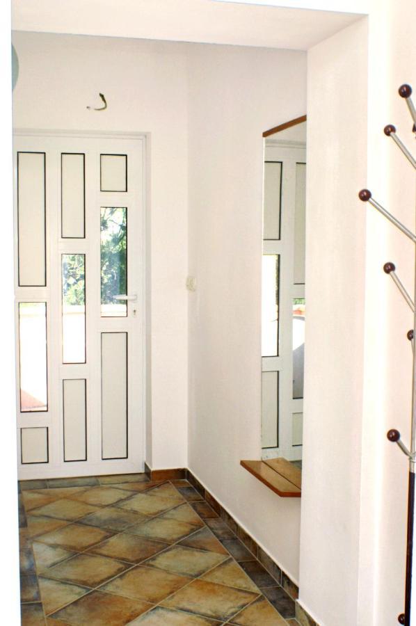 Family Friendly Seaside Apartments Vlasici, Pag - 4319 Exterior photo