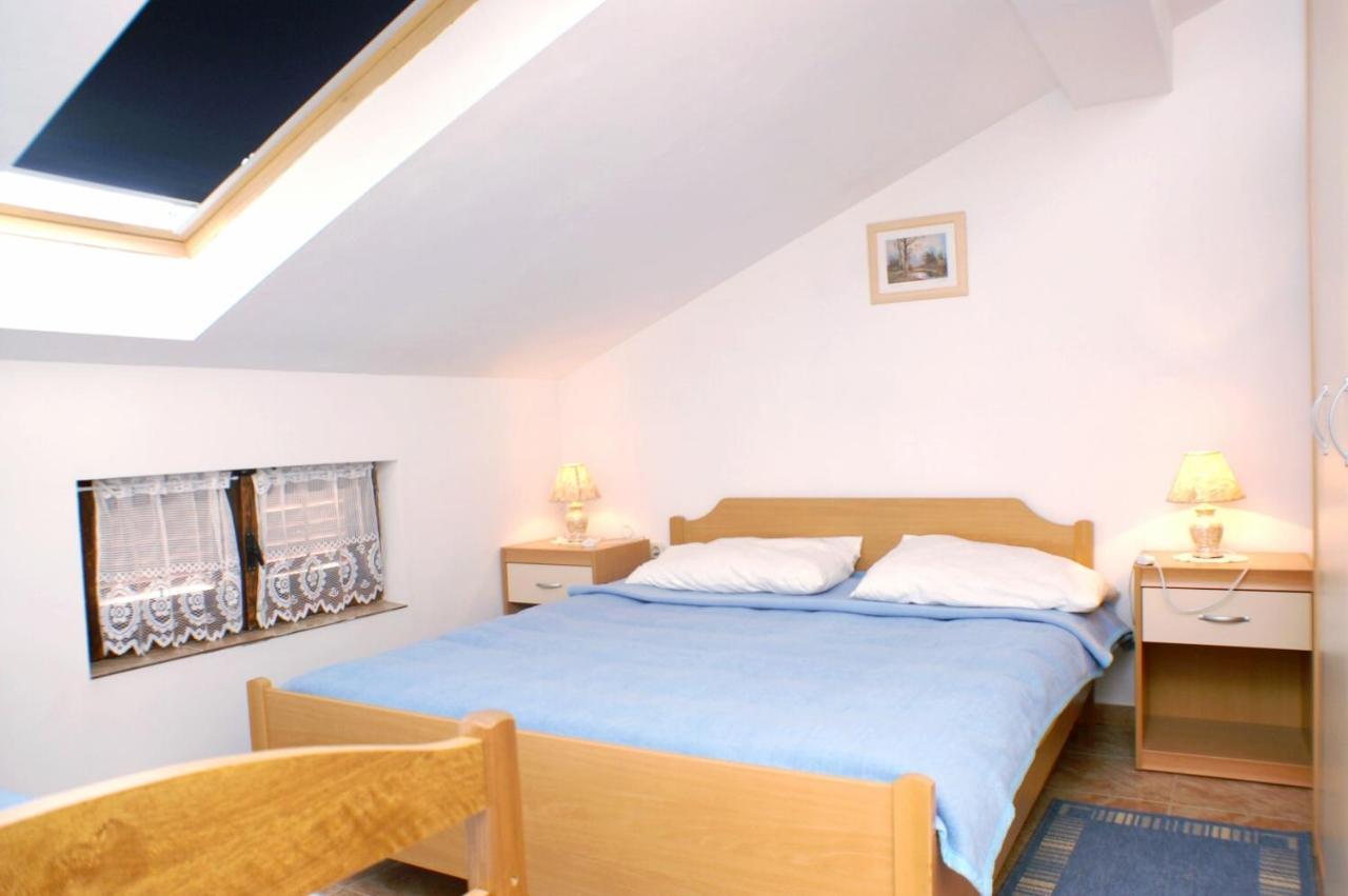 Family Friendly Seaside Apartments Vlasici, Pag - 4319 Exterior photo