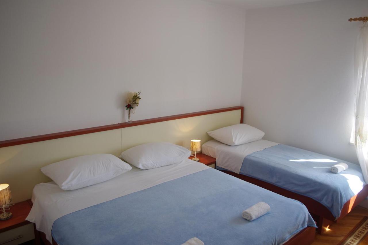 Family Friendly Seaside Apartments Vlasici, Pag - 4319 Exterior photo