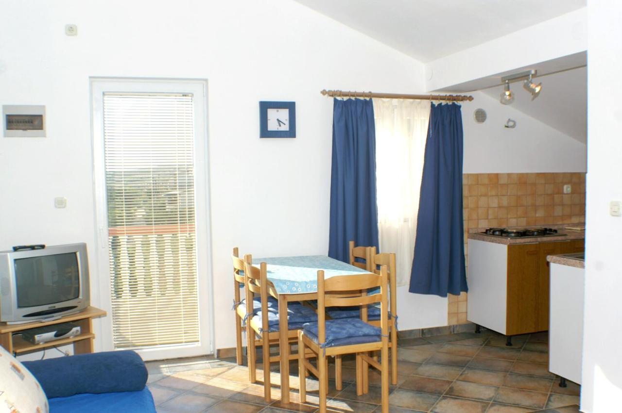 Family Friendly Seaside Apartments Vlasici, Pag - 4319 Exterior photo