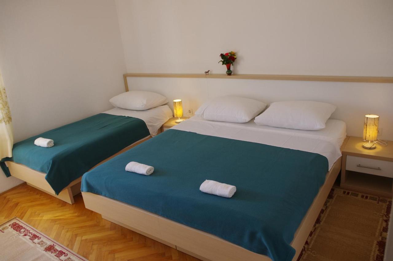 Family Friendly Seaside Apartments Vlasici, Pag - 4319 Exterior photo