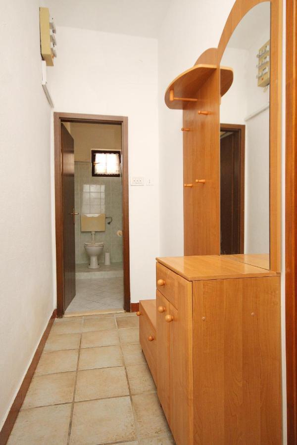 Family Friendly Seaside Apartments Vlasici, Pag - 4319 Exterior photo