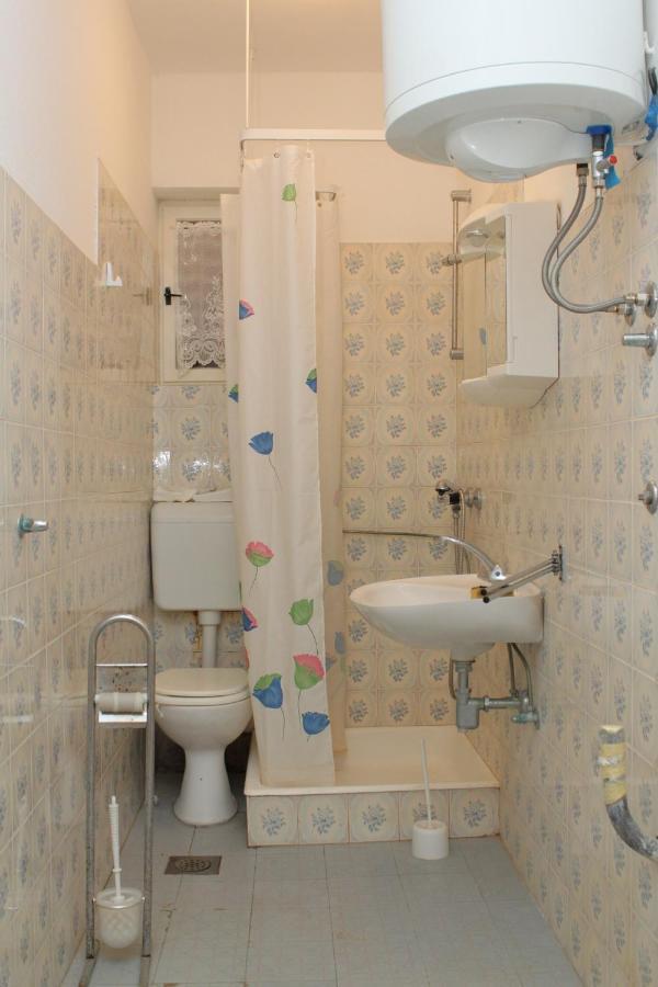 Family Friendly Seaside Apartments Vlasici, Pag - 4319 Exterior photo